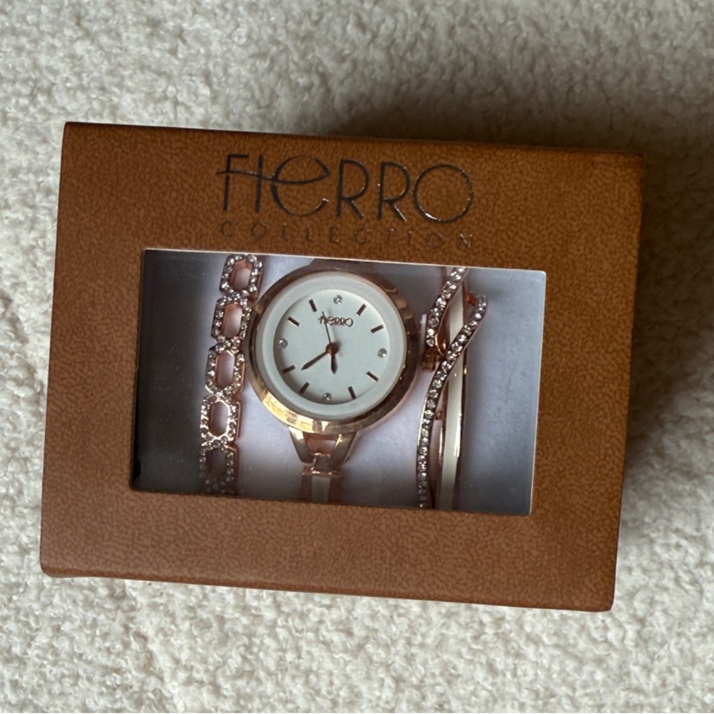 Fierro Women's Gold Watch Set: Emirates First Class Purchase